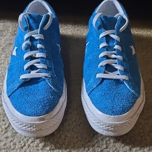 Classic Blue Suede Kids Sneakers with White Star Detail